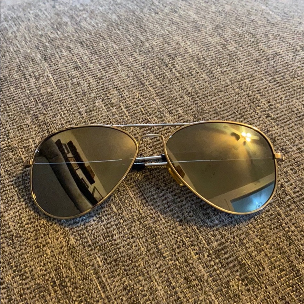 Mirrored Aviators With Metal Frames - image 1
